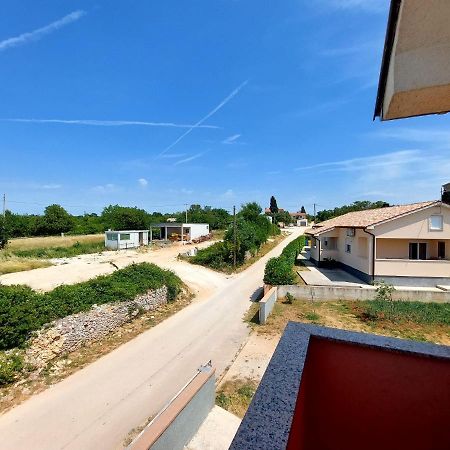 Apartman Zeljo Galižana Buitenkant foto