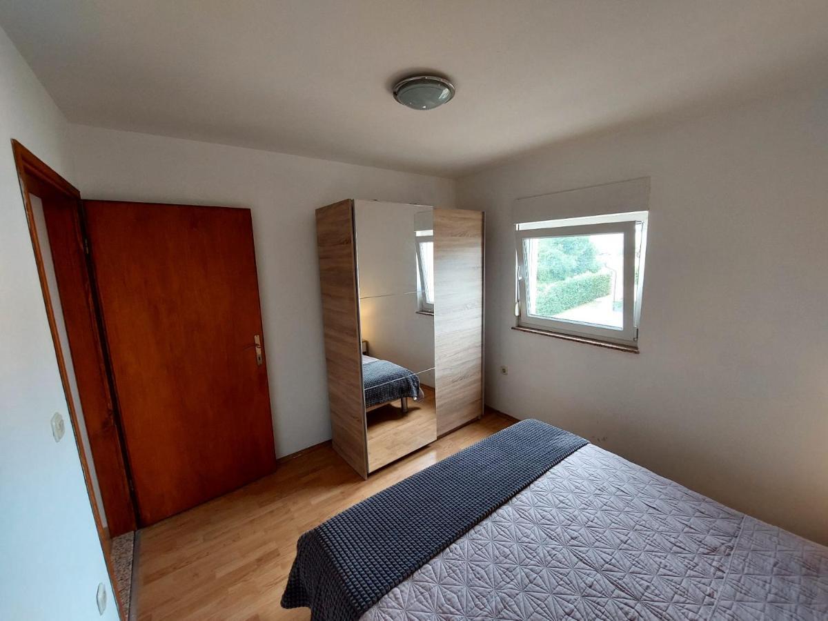 Apartman Zeljo Galižana Buitenkant foto