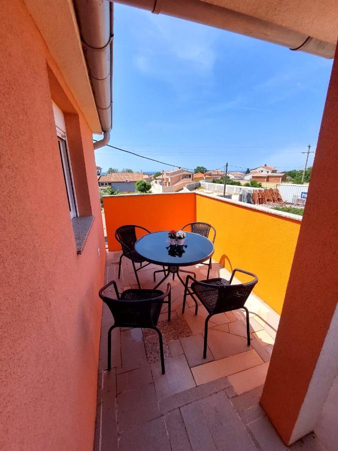 Apartman Zeljo Galižana Buitenkant foto
