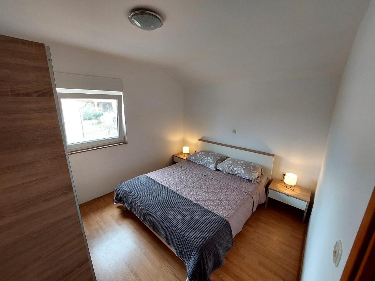 Apartman Zeljo Galižana Buitenkant foto
